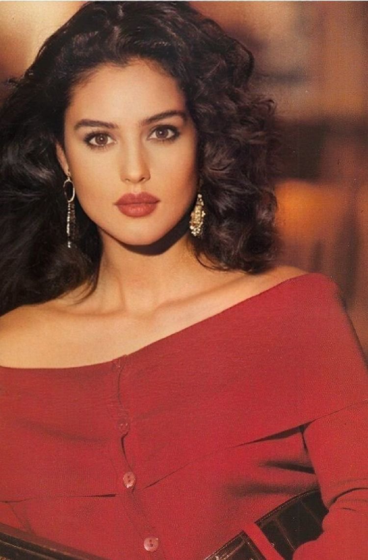 #DiaInternacionalDelBeso 
¿No son adorables estos labios?

#MonicaBellucci