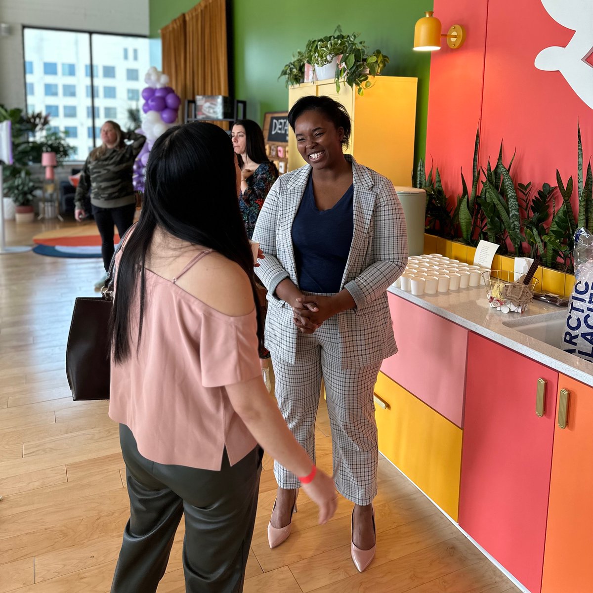 Our founder Tashiara Wilson chatted with guests at Yelp's Women Make Omaha event on 3/26 at Luli Creative House! People got to taste the coffee and hear more from her about Kochava's mission and goals!
Be sure to RSVP to our grand opening on June 3, 2023!
hubs.ly/Q01Kz_d50