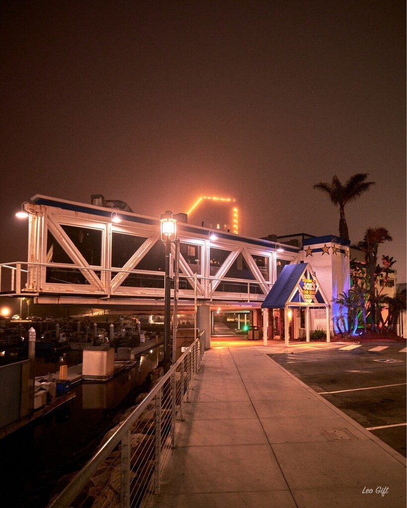 The lights of Joe's Crab shack light up a misty dawn in Ocean side CA.
Taken with the #fujixt3 and #viltrox13mm14. 
#joescrabshackoceanside 
.
.
.
.
.
.
.
#oceansideca #oside #socal  #californiadreaming 
#ig_orangecounty #visitcalifornia #visitcali #cali… instagr.am/p/CrBVOKQIK_I/
