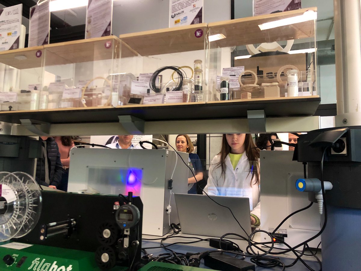 CSICprotocolo's tweet photo. La presidenta del @CSIC @delPinoE  ha visitado el instituto de Cerámica y Vidrio @icvcsic 

En el ICV se llevan a cabo investigaciones en el campo de la Ciencia y la Tecnología de los Materiales Cerámicos y Vidrios

Más info 👉 https://t.co/sI8nAmC7bw https://t.co/MkEcBenSdm