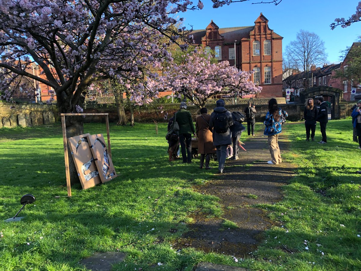Bethlem_Gallery's tweet photo. 🌸Some photos from 'When this tree blossoms…something amazing will happen' last Wednesday evening in Nottingham.
#BethlemArtist Mr X, joined Future Machine, artist Frank Abbott and the blossoming cherry trees for a special event in the park opposite @WeArePrimary!
#BeingPresent https://t.co/ji0pmo8kDW
