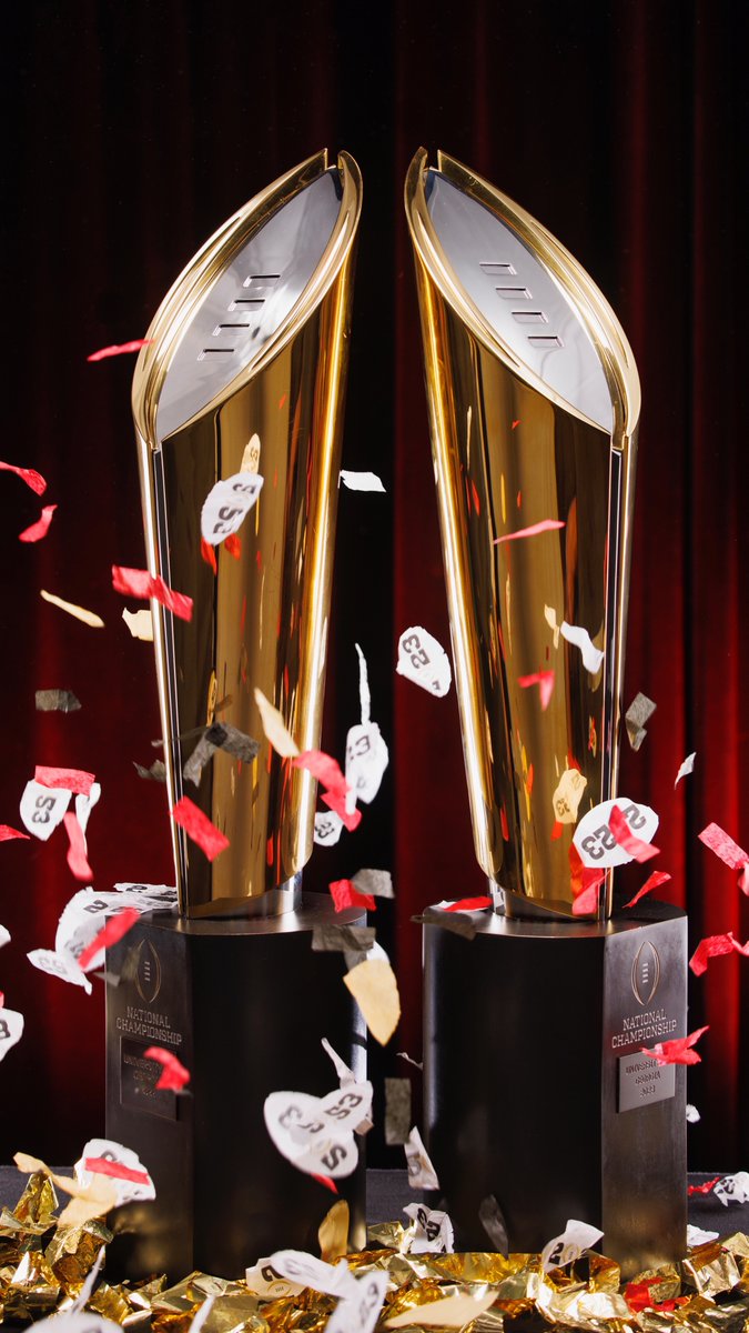 universityofga's tweet photo. Get your phone G-Day ready with these National Championship wallpapers! #GoDawgs https://t.co/UDvV7qS03v