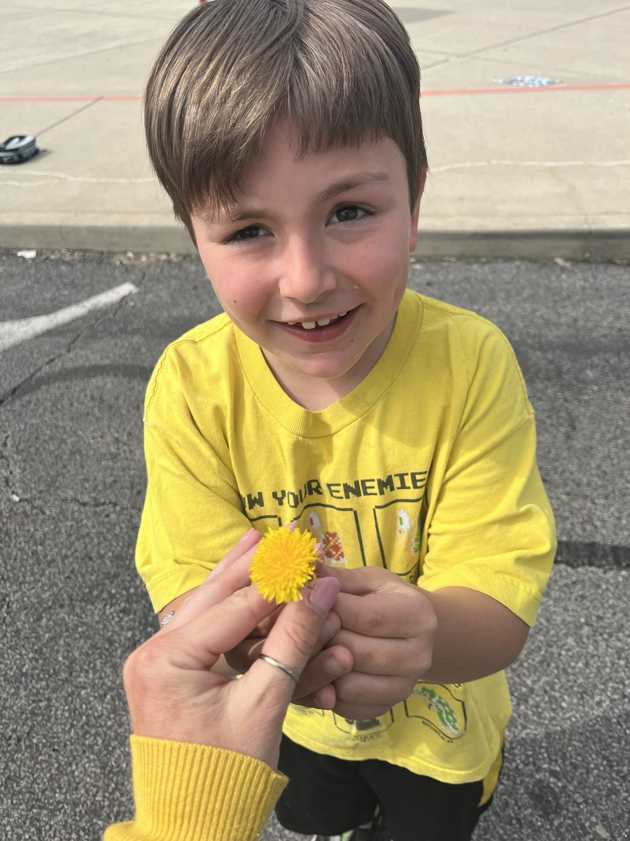 Friends picking me flowers at recess 🌼🥰