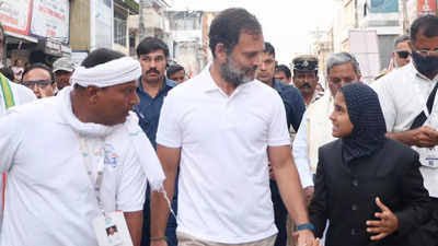 OwaisGandhi's tweet photo. Let's take a determined step to protect the idea of India. Let's take the pledge to Congress for Kannadiga's https://t.co/ODIGrqEdVI