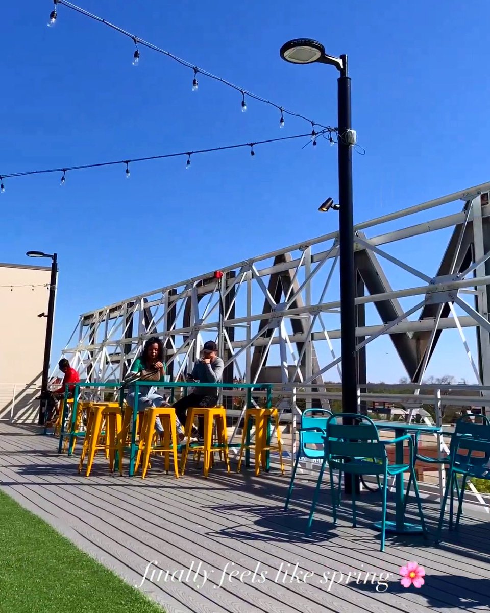 hilawndc's tweet image. ever wonder what’s behind the @unionmarketdc sign? hi, it’s us 👋 

come perch on the rooftop for a bird’s eye view of the city + the best vibes in town ☀️✨ #openat3

📸: @littlemissjrose