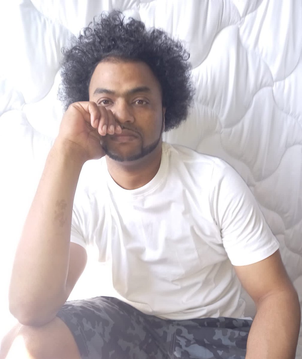 Man’s NOT Barry Roux tweet media