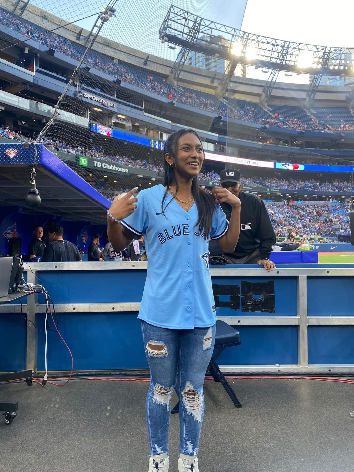 blue jays game outfit