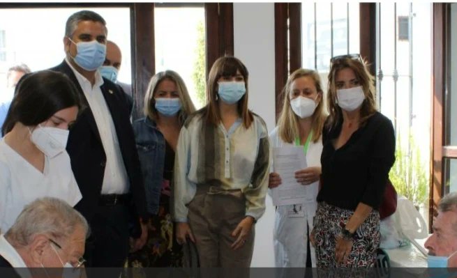 Esta mañana he visitado la Asociación de Familiares de Alzheimer de Mijas, acompañada de la Secretaria General <a href="/anacarmenmata/">ana mata rico🇪🇸</a> y el alcalde de la localidad Josele González... desde <a href="/IgualdadAND/">Inclusión Social, Juventud, Familias e Igualdad</a> este centro cuenta con 15 plazas concertadas! #diagnosticoprecoz
