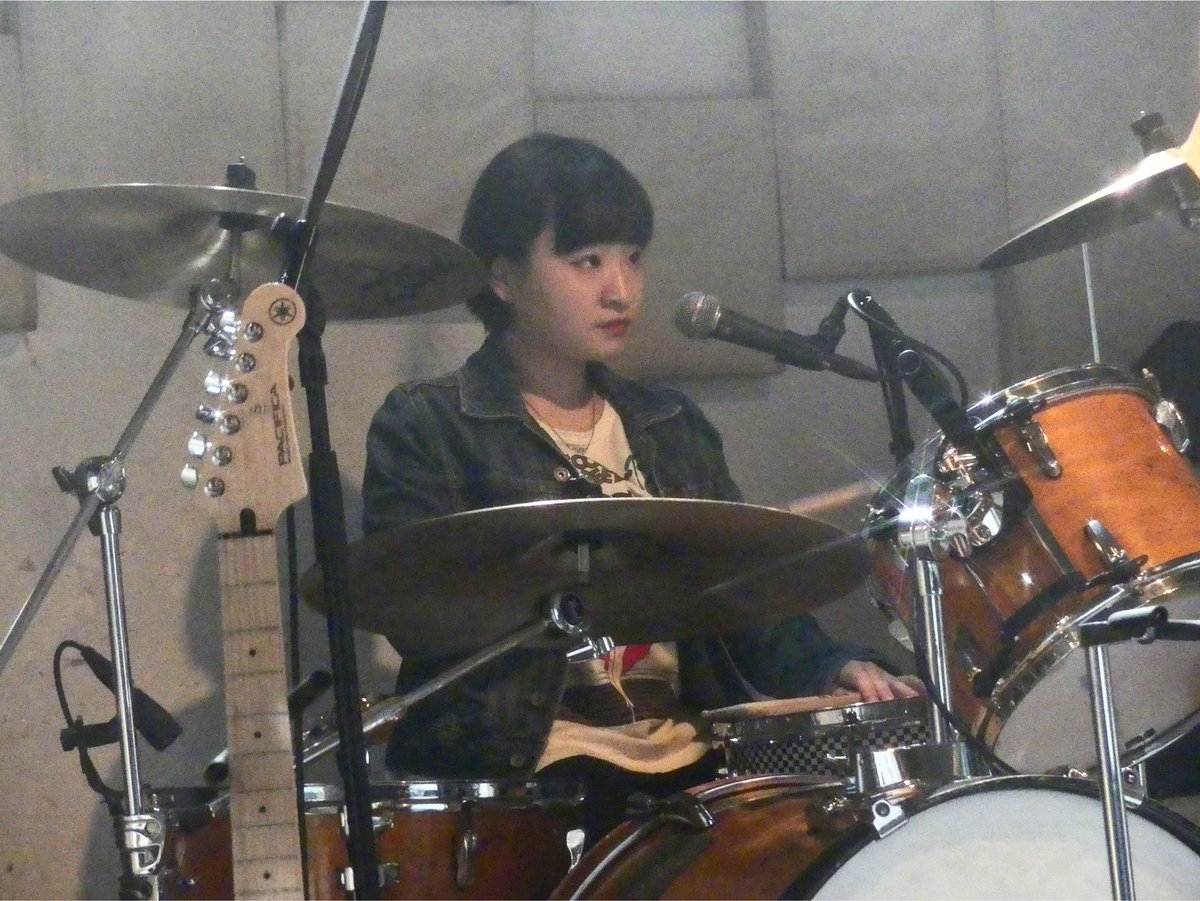 sugasp_5's tweet photo. 2023.4.11@下北沢MOSAiC
ミライオトロックありがとうございましたー！この素敵なお写真はお客さんに撮って頂きました👀📸ありがとうございます🙇🏻‍♀️

このライブからシュガースプレーグッズが始まりました🍭とっても可愛いステッカーです🍒詳しい情報は後ほど！

サポートBa @kumo_no_ba https://t.co/WUpH1KU9fJ