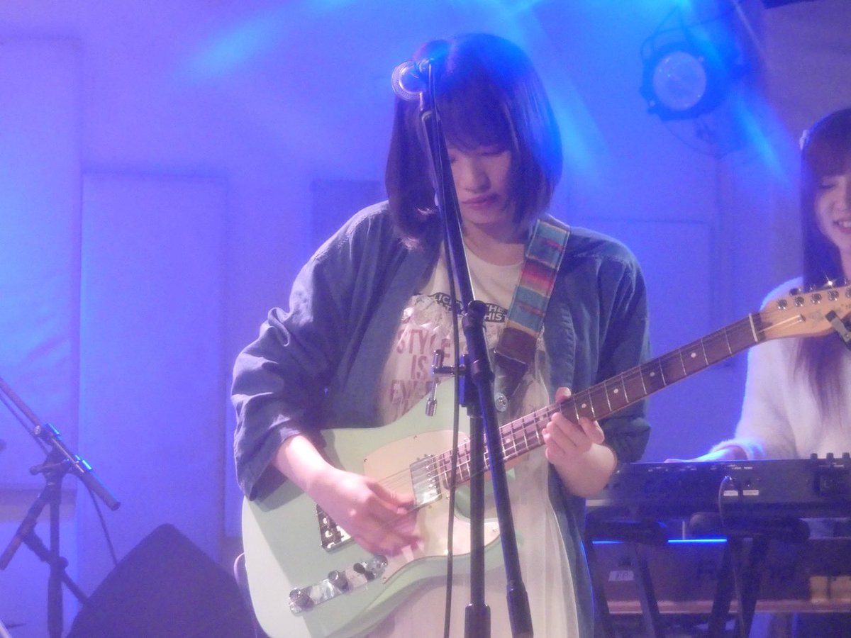 sugasp_5's tweet photo. 2023.4.11@下北沢MOSAiC
ミライオトロックありがとうございましたー！この素敵なお写真はお客さんに撮って頂きました👀📸ありがとうございます🙇🏻‍♀️

このライブからシュガースプレーグッズが始まりました🍭とっても可愛いステッカーです🍒詳しい情報は後ほど！

サポートBa @kumo_no_ba https://t.co/WUpH1KU9fJ