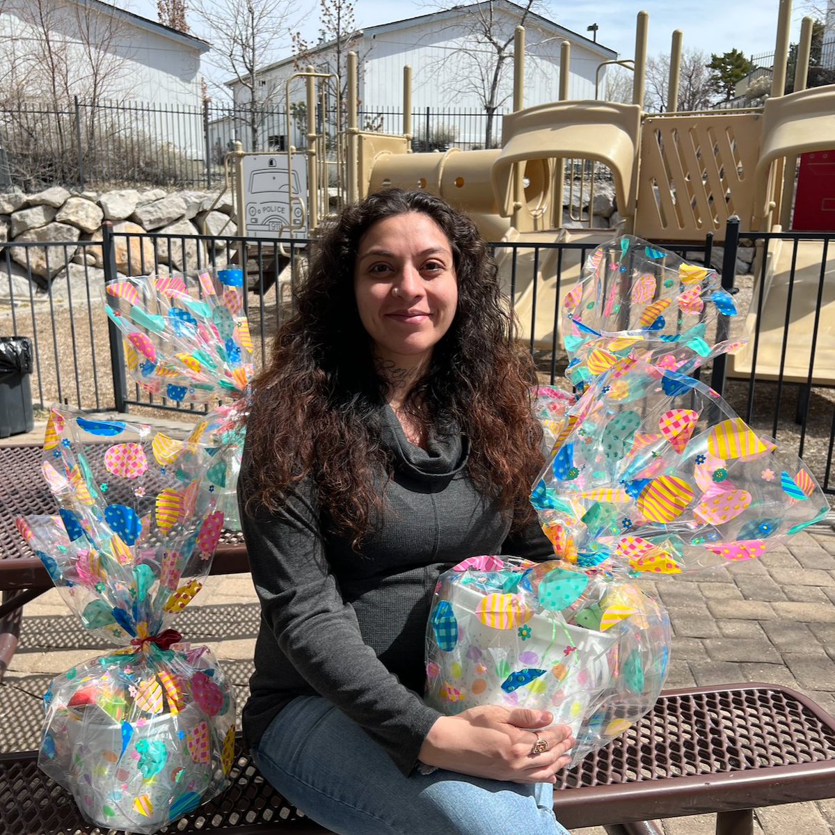 STEP2Reno's tweet photo. #FlashbackFriday to just this past weekend!
Helix Electric generously gifted our clients' children Easter baskets and invited our clients to learn about apprenticeship opportunities!
#RecoveryIsBeautiful #IAmSTEP2Reno https://t.co/rZuallNy9V