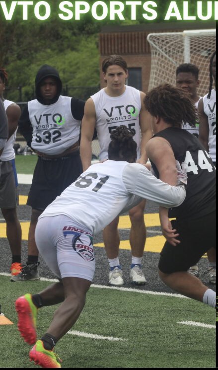 JeremiahHorace3's tweet image. Blocking 1v1 drills at @VTOSPORTS 🙈 #StillLooking #uncommited #co23