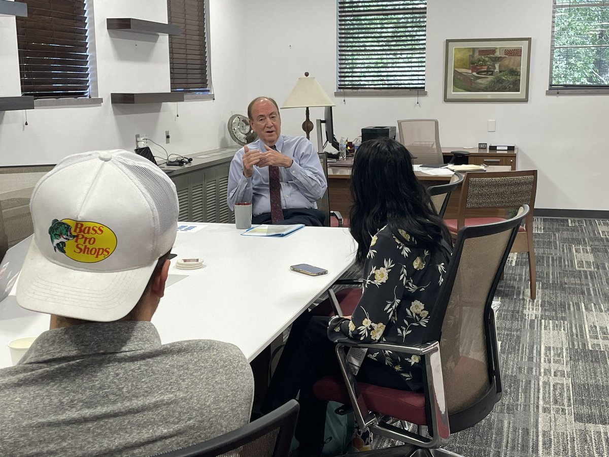 justinnmsu's tweet photo. Interim Chancellor Jay Gogue sat down this morning with Cielo Rodriguez from the Round-Up to talk about his first week back at NMSU. @nmsu @newscielito https://t.co/dSBZeZEsD7