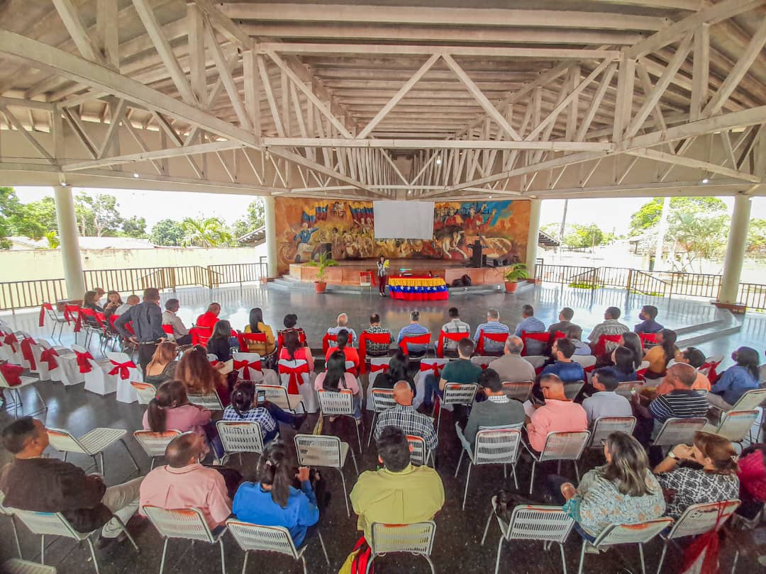 Realizan foro enmarcado en la lucha anticorrupción en Punta de Mata bit.ly/3zWmUzI
#MaduroLealtadYVictoria