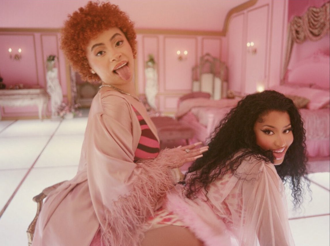 Under 25 minutes left <a href="/NICKIMINAJ/">Nicki Minaj</a> <a href="/icespicee_/">princess</a> #PrincessDianaRMX 🧊🦄