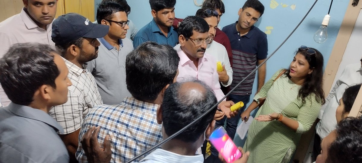 Rajkumarmssrf's tweet photo. Happy to host @BetterCotton initiative Officials, @AksharaAbhimanyu,#PallaviBhatiwith their partners organizations@ #Pudukkottai! visited #trichogramma production unit, bio input production unit facilitated @MSSRF, #mobileplantclinic.Farmers showcased their innovative initiatives https://t.co/uR4UfTFOJ1