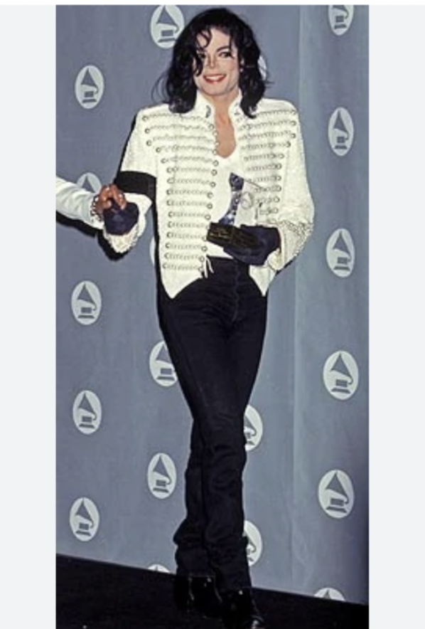 MJJJusticePrjct's tweet photo. #FlsshbackFriday 1993 - #MichaelJackson received the Living Legend Award at the 35th Annual Grammy Awards. The award was presented by Janet Jackson. 02/24/1993-  He was not yet, 35 yrs old. https://t.co/toF2IWc1xZ