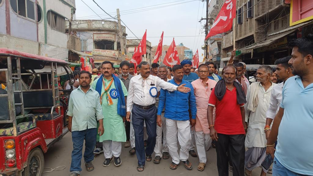 suryakantMLA's tweet photo. दलितों,पिछड़ों और गरीबों के नायक,भारतीय संविधान के शिल्पकार बाबा साहब डॉ. भीमराव अंबेडकर जयंती पर अपने विधानसभा के विभिन्न कार्यक्रमों में शामिल हुआ।
शिक्षित बनो ,संगठित रहो,संघर्ष करो!

#अंबेडकर #communistpartyofindia #CPI #cpibihar #Begusarai #Bihar #suryakant_paswan https://t.co/BjflyzccHc