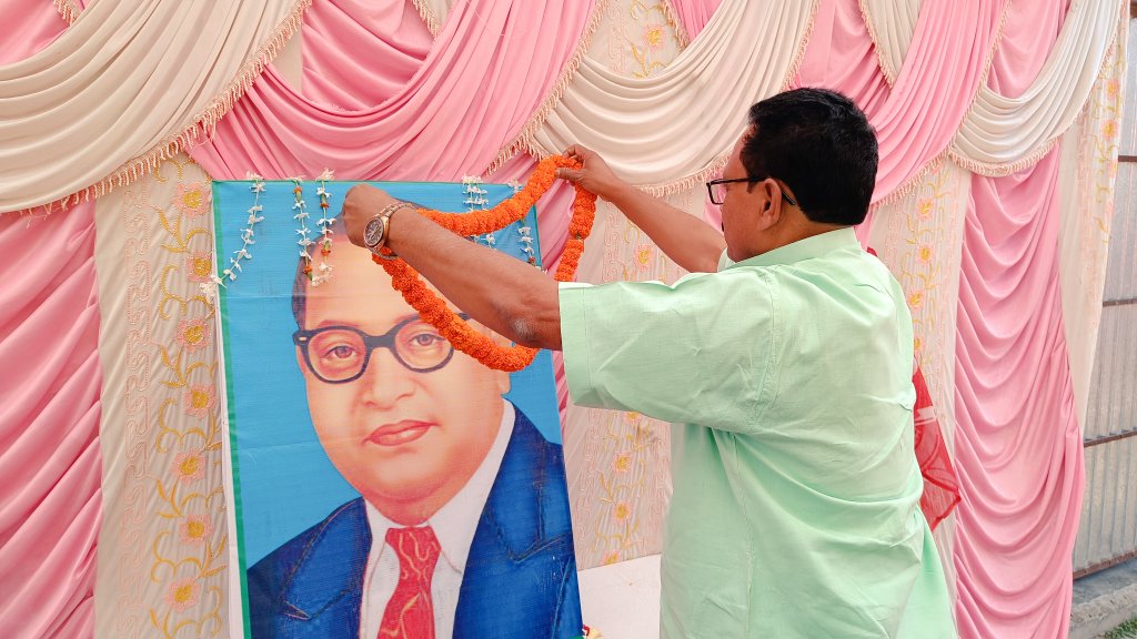 suryakantMLA's tweet photo. दलितों,पिछड़ों और गरीबों के नायक,भारतीय संविधान के शिल्पकार बाबा साहब डॉ. भीमराव अंबेडकर जयंती पर अपने विधानसभा के विभिन्न कार्यक्रमों में शामिल हुआ।
शिक्षित बनो ,संगठित रहो,संघर्ष करो!

#अंबेडकर #communistpartyofindia #CPI #cpibihar #Begusarai #Bihar #suryakant_paswan https://t.co/BjflyzccHc