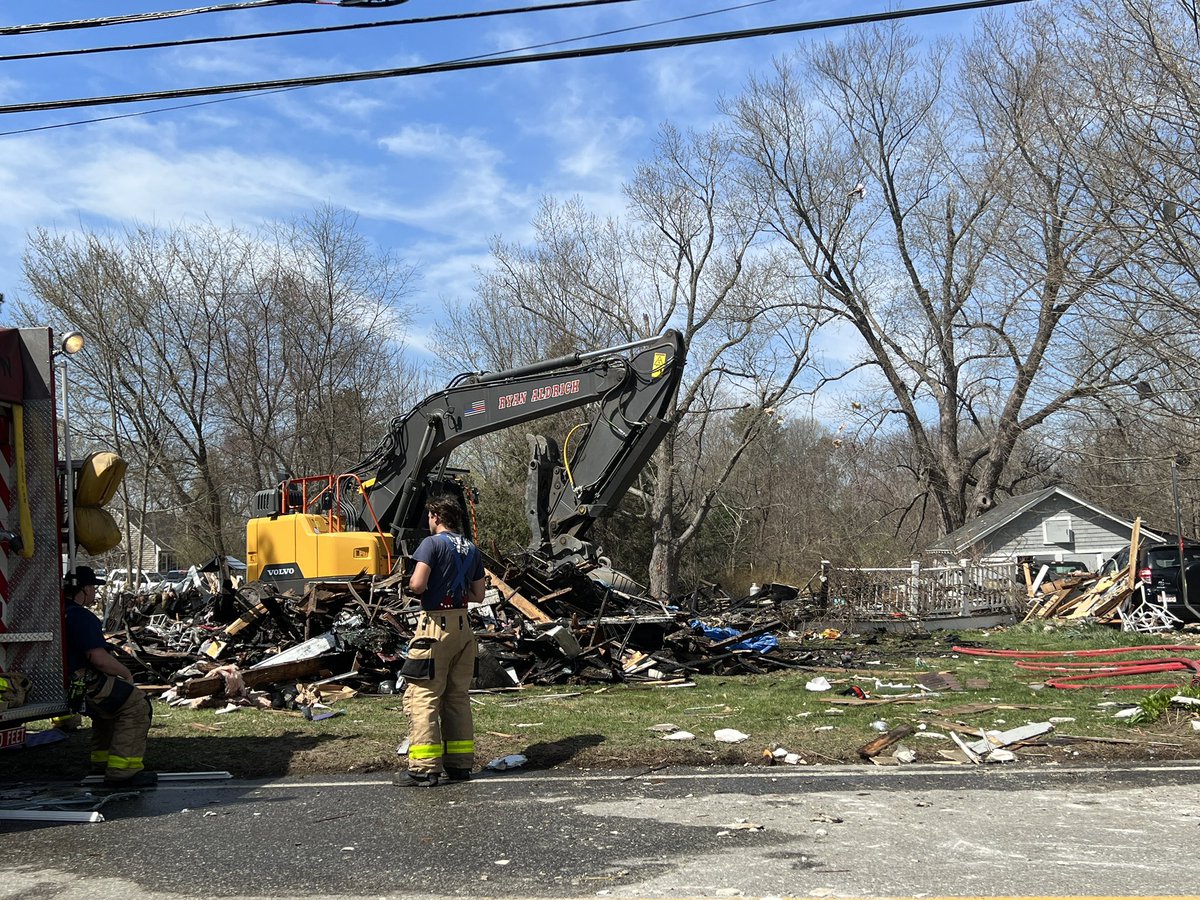 Brianna on Twitter "Crews now working to remove debris after