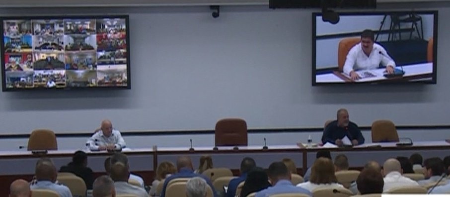 ManuelSobrinoM's tweet photo. En reunión anual de @minalcuba🇨🇺, presidida por @MMarreroCruz, evaluamos los resultados del trabajo en 2022 y las proyecciones para el presente. Entre las prioridades destacan aprovechar las reservas a nivel local y atender a los productores agropecuarios, desde la contratación👇 https://t.co/7z1ARkiviX