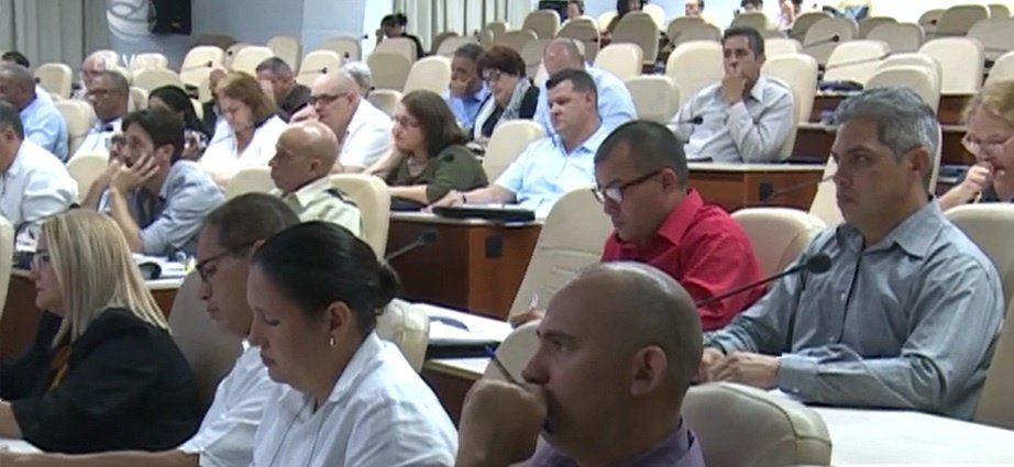ManuelSobrinoM's tweet photo. En reunión anual de @minalcuba🇨🇺, presidida por @MMarreroCruz, evaluamos los resultados del trabajo en 2022 y las proyecciones para el presente. Entre las prioridades destacan aprovechar las reservas a nivel local y atender a los productores agropecuarios, desde la contratación👇 https://t.co/7z1ARkiviX