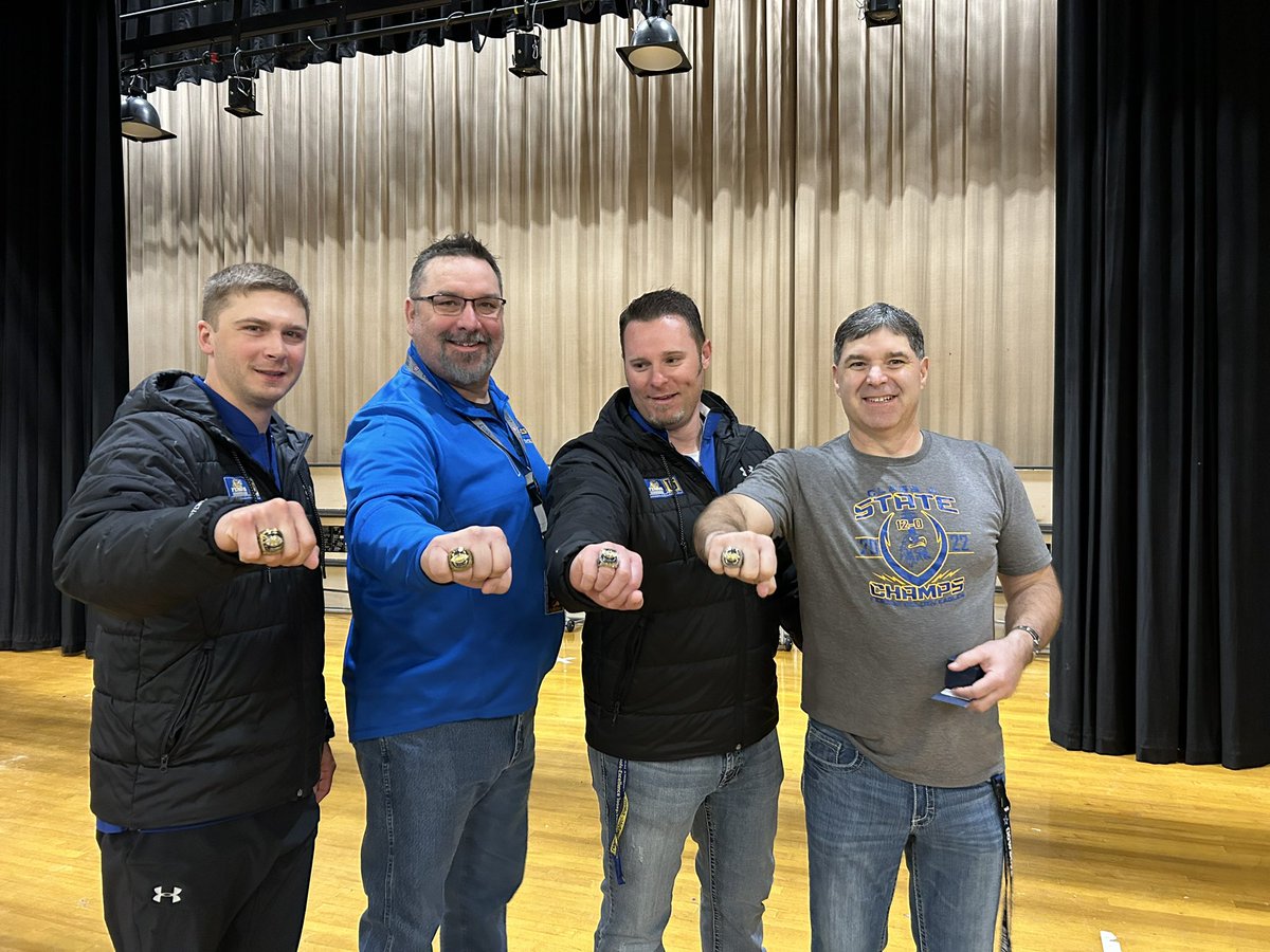 FergusFootball's tweet photo. State Champs finally got their rings!! https://t.co/H4WCet1JSe