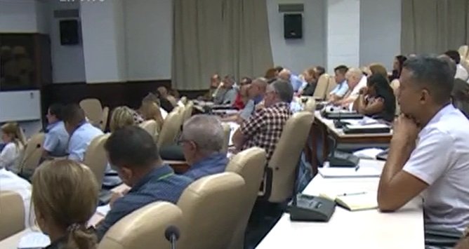 ManuelSobrinoM's tweet photo. Para reforzar la producción de alimentos a la población se llamó a transformar los sistemas de producción agrícolas y su  industrialización, garantizar la calidad e inocuidad de los alimentos, incrementar la inversión extranjera de cara a la exportación e impulsar la innovación👇 https://t.co/2u1sHrv5qu