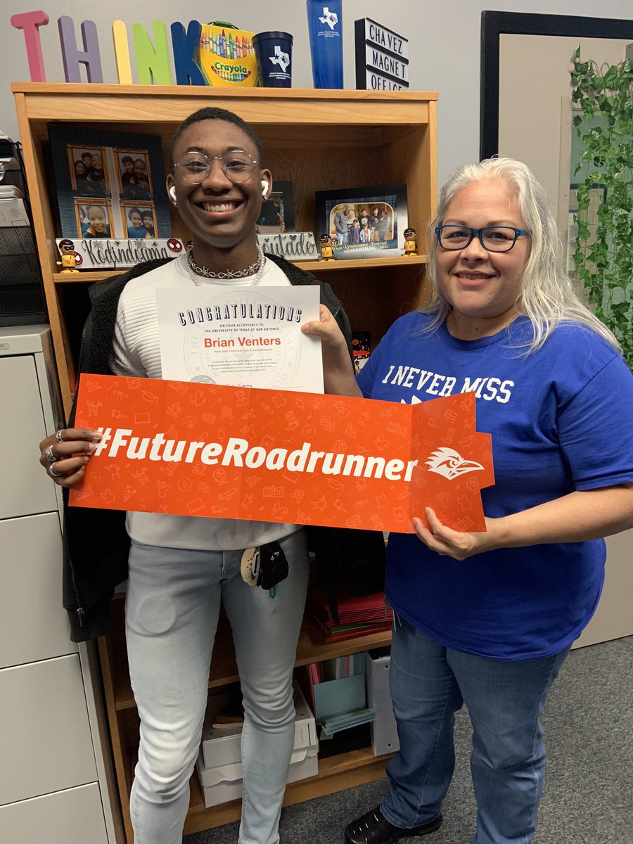 EducatorRivera's tweet photo. We're thrilled to celebrate our senior students' accomplishments and successes! As Brian said, it's all about hitting one milestone and then striving for the next. ๐๐ #ClassOf2023 #FuturePsych #StudentSuccess #LoboPride @UTSA @ChavezHS_HISD https://t.co/iX0qO12MxU