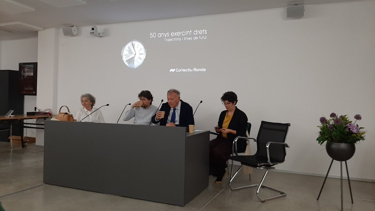 Avui a @CollectiuRonda celebrem els seus 50 anys d'activitat, escoltant, entre d'altres, la Salomé Lopez de @SomEnergia , una gran advocada experta en energia i membre de la Secció de Dret Cooperatiu de @ICABarcelona