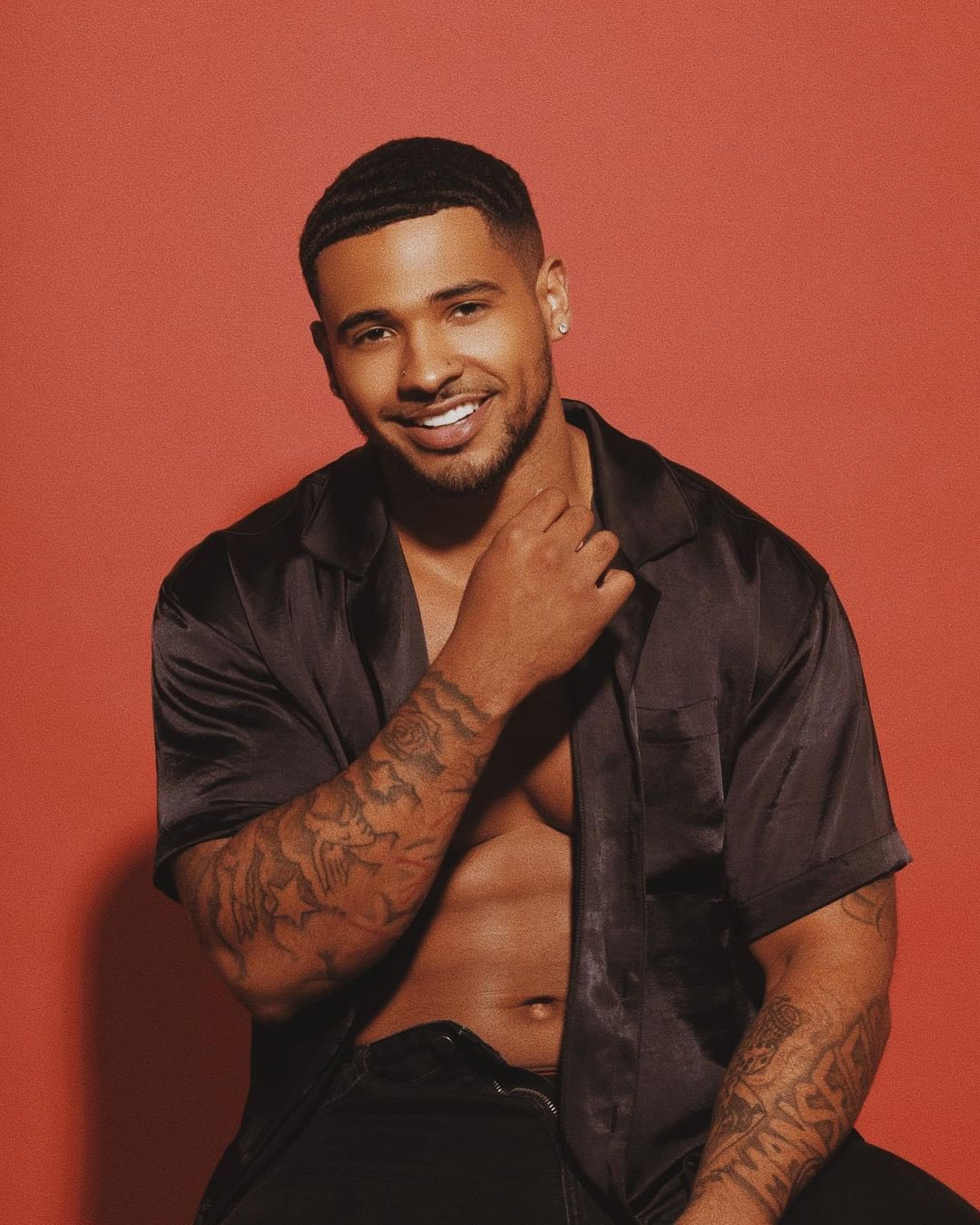 Fit Famous Males on Twitter: