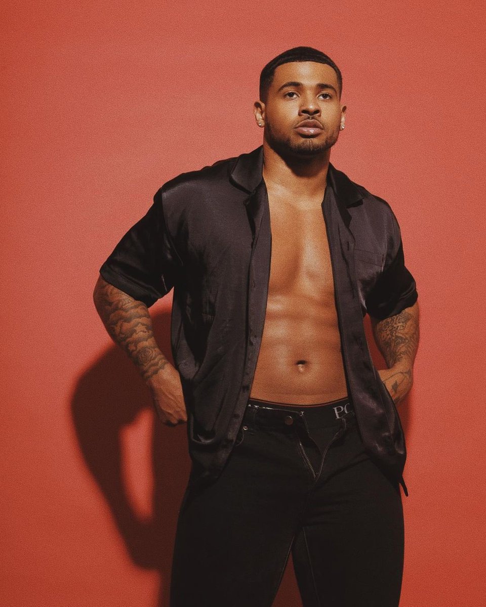 Fit Famous Males on Twitter: