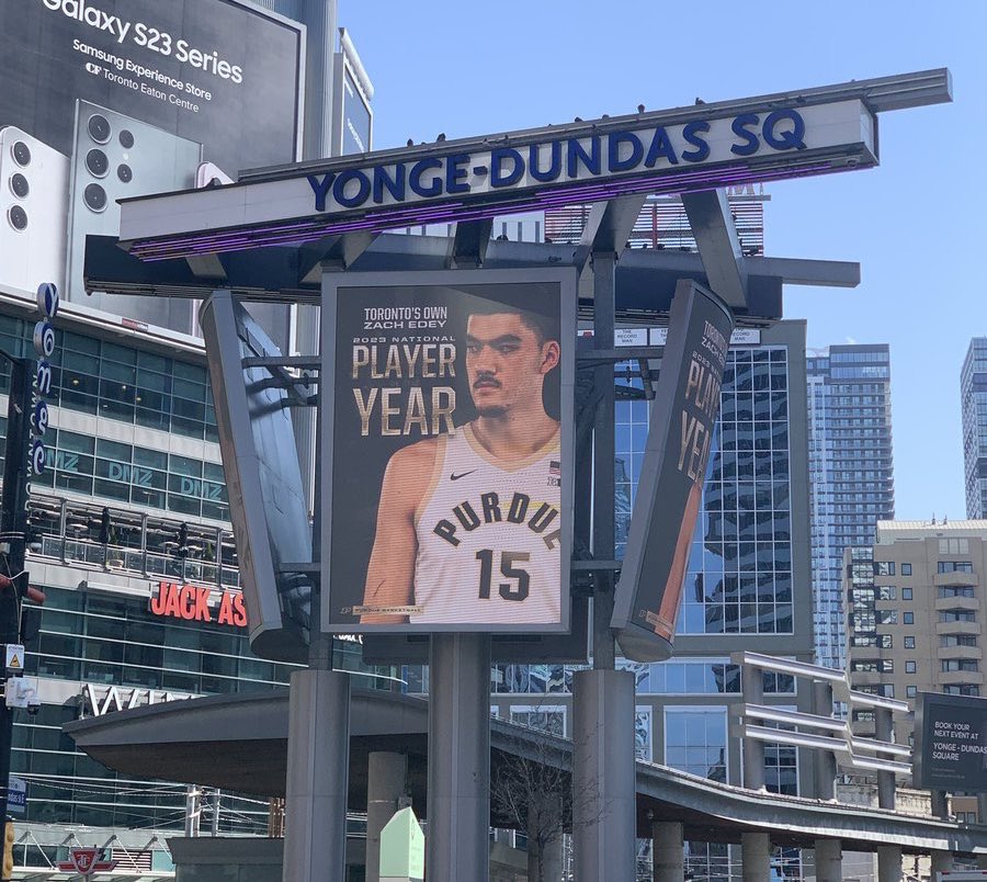 BoilerBall's tweet photo. 🇨🇦 Seen in Toronto. https://t.co/rVEUFZDalV