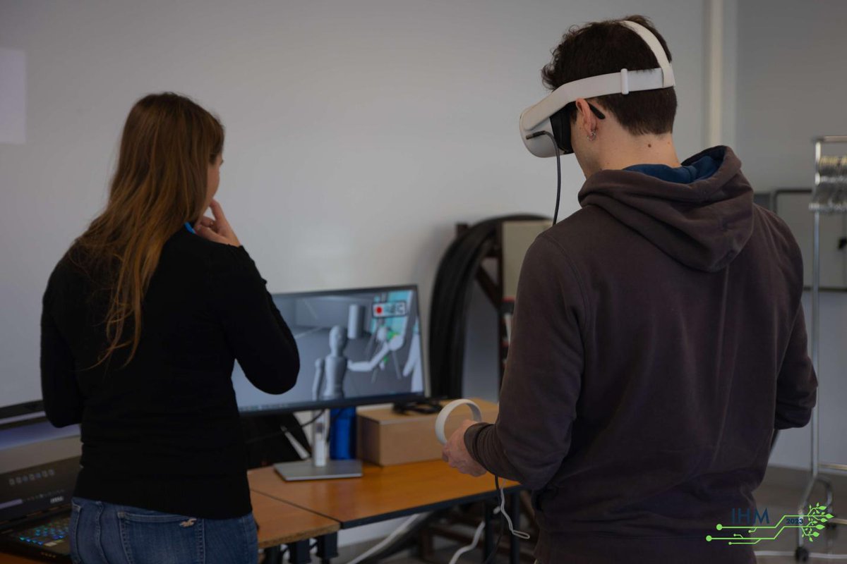 afihm's tweet image. Suite aux premières présentations, la journée du Mardi 04 Avril s&apos;est terminé par la nuit des démos et la présentation des posters des travaux en cours. Ce fut aussi l&apos;occasion pour les participant.e.s de déguster des champagnes de la région (avec modération bien entendu).
