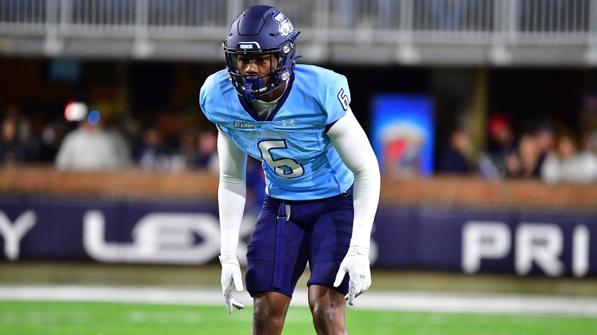 🚨UPDATE: Old Dominion (<a href="/ODUFootball/">ODU Football</a>) cornerback Tre Hawkins has a Top-30 Visit with the New York #Giants, source says. 

This is Hawkins third Top-30, he has met virtually with Cleveland #Browns and Las Vegas #Raiders, per league source. The Atlanta #Falcons and Detroit #Lions