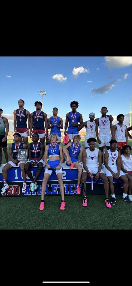 JackH4429's tweet photo. 🥉in the 4x100 &amp;🥈in the 4x200! Area next Thursday at Paetow. Excited to compete and have an opportunity to PR again. https://t.co/yynFVxykR6