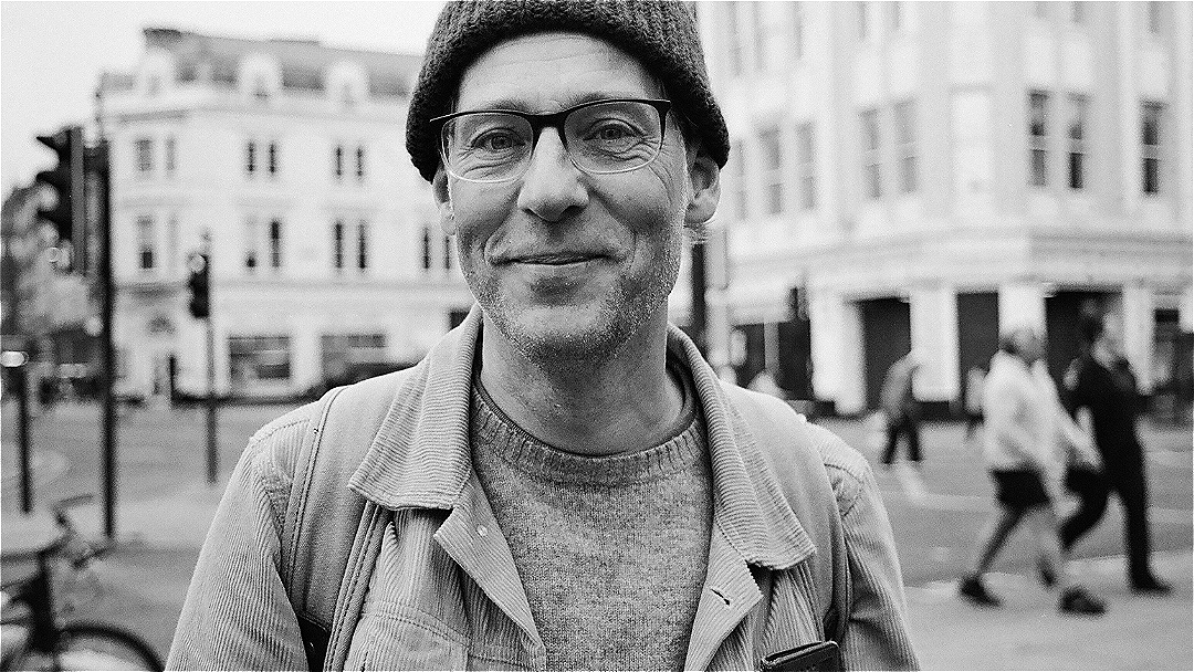 SONY-Award winning broadcaster for BBC Radio 3 &amp; 4 <a href="/drbramwell/">David Bramwell</a> will be coming to Cleethorpes Library on 4th May, performing an uplifting show telling tales of his global adventure. More info - bit.ly/3ofK5CJ 
<a href="/crowd_inn/">INN CROWD</a>