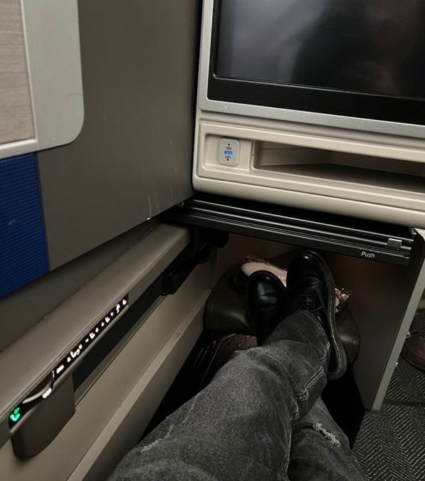 WackyWassies's tweet photo. off to acquire wacky wassies

few

https://t.co/6KRyf5bIZy https://t.co/ciscjJzlBX