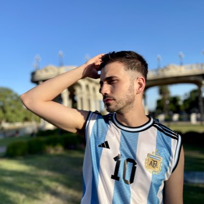 Deividnoval's tweet photo. #NuevaFotoDePerfil https://t.co/PMsuFcTyBM