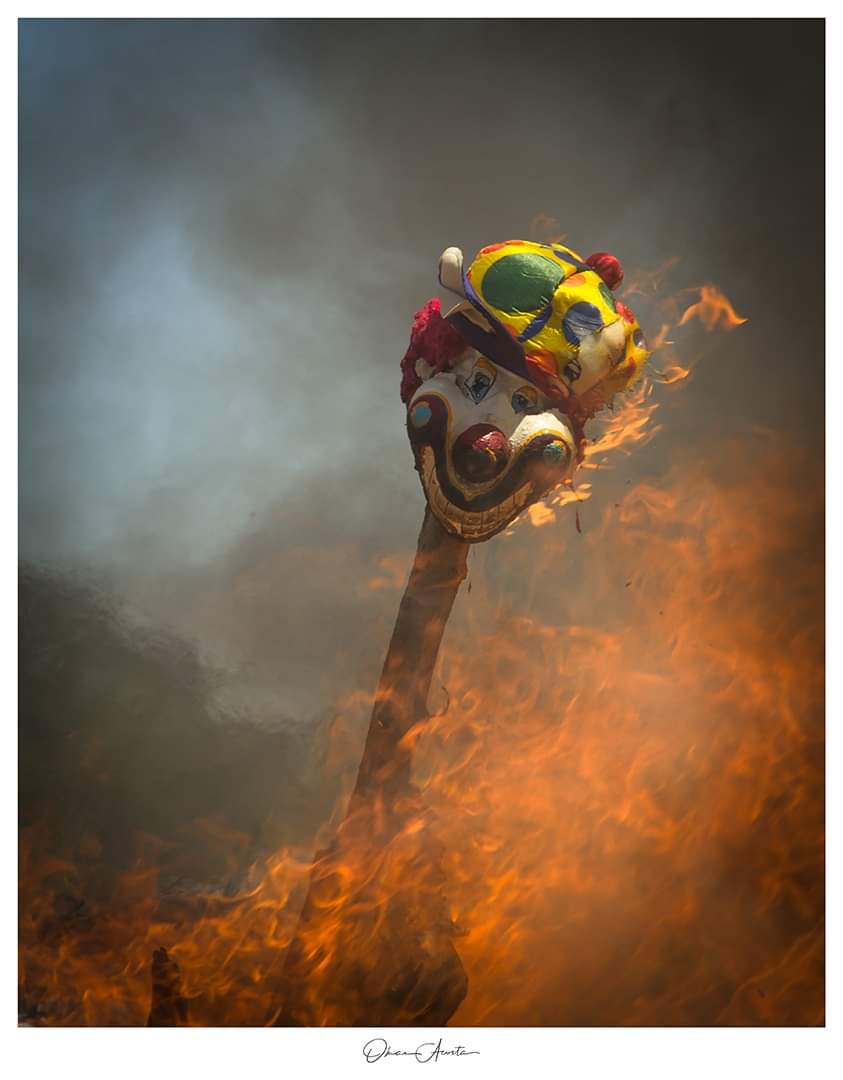 AndaresDel's tweet photo. Quema de Judas y máscaras. Semana Santa entre los fariseos.

#Judas #mascara #QuemaDeJudas #Fariseos #tradiciones #TradicionesDeMiPueblo #TradicionesyCostumbres #losandaresdelomar #acostaomar #SemanaSanta #Fuego #Hermosillo #hermosillosonoramexico https://t.co/E33fVkizBu