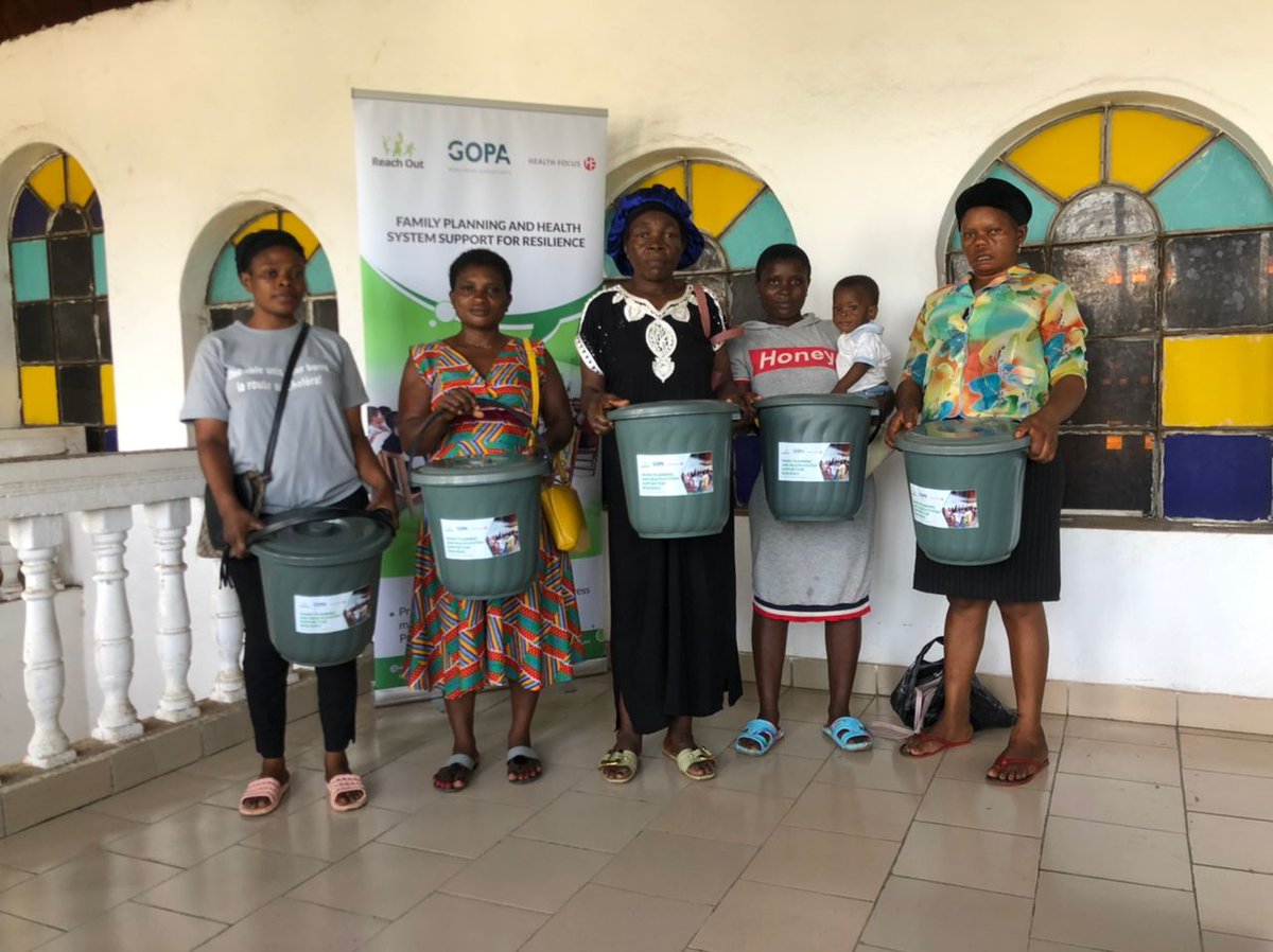 reachoutdev1's tweet photo. Following a needs assessment of internally displaced persons in Limbe 3, we provided dignity kits (sanitary pads, bathing soap, toothbrush, toothpaste, pants, towels, plastic buckets) to 100 girls and women, to help meet their hygienic needs.  @giz_gmbh https://t.co/FmllErcz0e