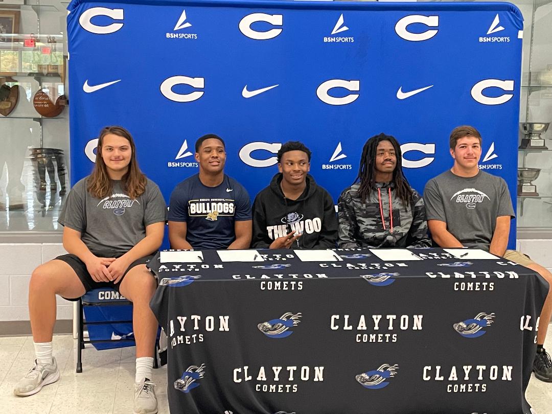 ClaytonCometsFB's tweet photo. Took some time today to celebrate some of our seniors who will continue their careers at the next level.
Zach Klingenbeck - Barton College
Nadir Simmons - Wingate University
Christian Harrell - Averett University
Dazmin James - Iowa Western CC
Mason Ketchie - Methodist University https://t.co/qYiqqtRRlX