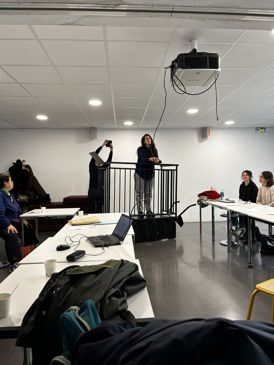 GauchotLaurent's tweet photo. 🔴Journée de formation au @Macval.
Penser « la parole de l’élève en sortie scolaire »… le rendre acteur, laisser trace! Avant, pendant, après!?
Un cheminement, une pérégrination …vers un questionnement de tous les professeurs pour les élèves…
@pierrejean_jer @natpeyramaure https://t.co/SECL2N2eRd