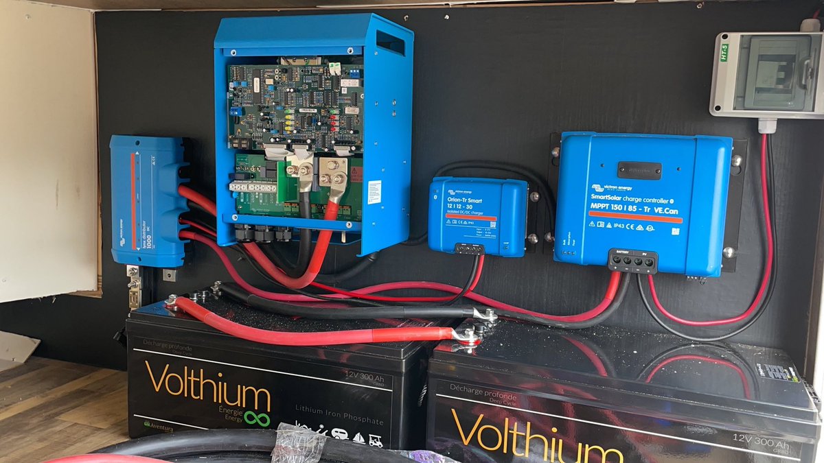 SolacityInc's tweet image. Do you want your RV, mobile home or boat to look like this? Find out how!! Contact our sales folks and plug into nature.. it's easier than you think. Take the cottage experience with you everywhere.
.
.

See solacity.com/.../brand/vict… products. 

#solarenergy #lithiumbattery