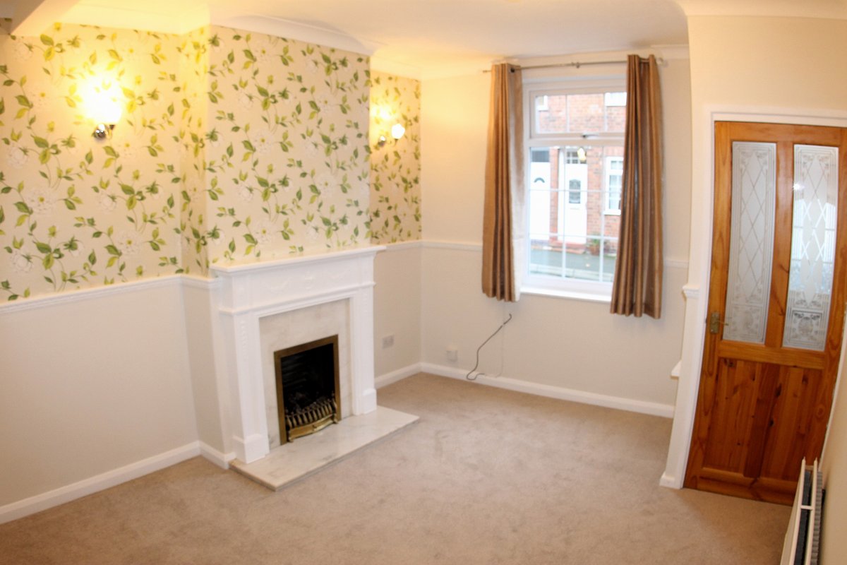 BowyerEstates's tweet photo. 2 Bed Terraced, 1; £675 PCM, Renshaw Street, Northwich, CW9 7NF, contact 0160676044 for info. https://t.co/kJEV8JgwMR