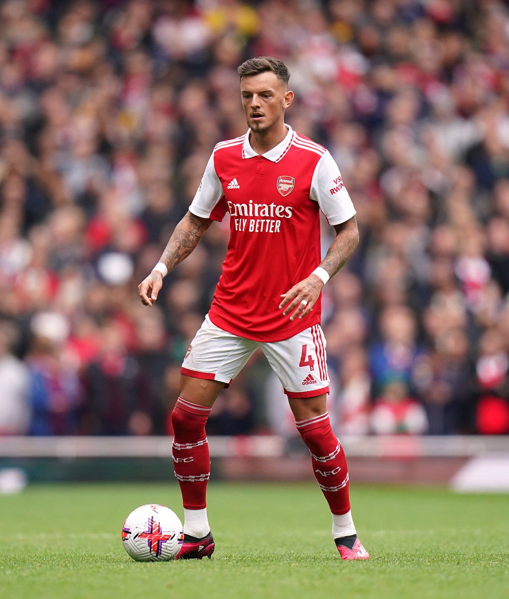 PulseSportsUGA's tweet photo. Now that Vinicius JR is done with Alexander Trent Arnold and Reece James, which English right back should the Brazilian take on next? 😂🤣

Like for Aaron Wan-Bissaka🏃
Retweet for Ben White🏃‍♂️

#PulseSportsUGA | https://t.co/MYCFTSV8yD https://t.co/UX9DOkbHgN