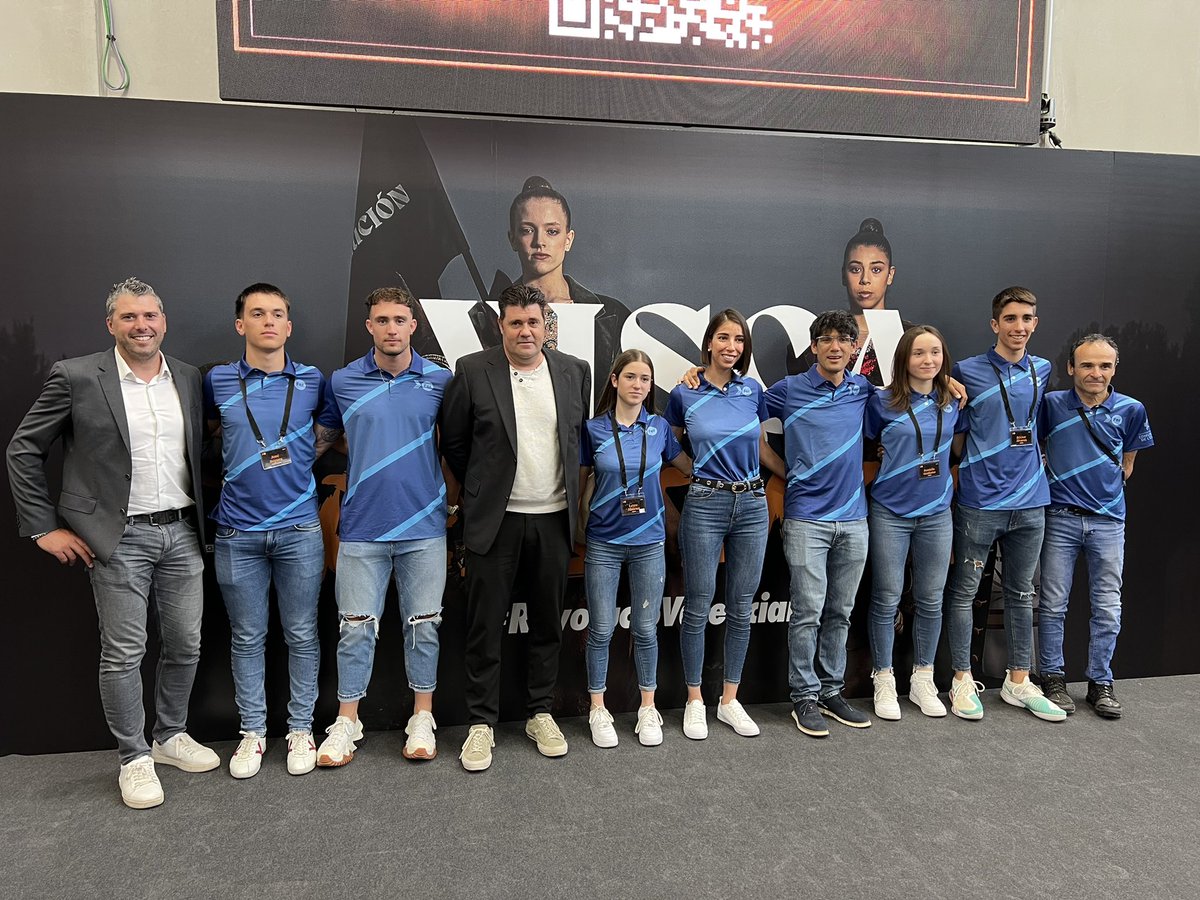 TrackPiste's tweet photo. ‘Visca la Resistència’, lema de la undécima edición del proyecto FER, presentada en Valencia, con los pistards @SebastianMoraV @RicardoTen_ @MauriceEckhard @alejandroc2c  Segura, @almenaleyre @hectorralvareZz @IkerBonillo1 y @danielagrananaa 
https://t.co/gFm7qFJ29R
(📸 @ciclo21) https://t.co/Xvh9F211cu
