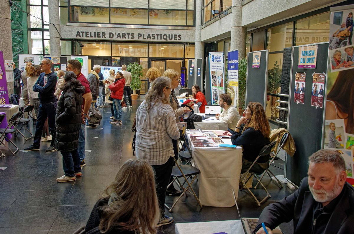 Ville_BoulogneB's tweet photo. #SalondesSeniors - Grand succès pour le Salon des Seniors qui s'est tenu hier à l'Espace #Landowski 🤝

Retour en images sur le Salon 👉 https://t.co/u5isEBufBe

@OTBB92 @GPSO_SeineOuest @hautsdeseinefr https://t.co/S6JRRFRAi0