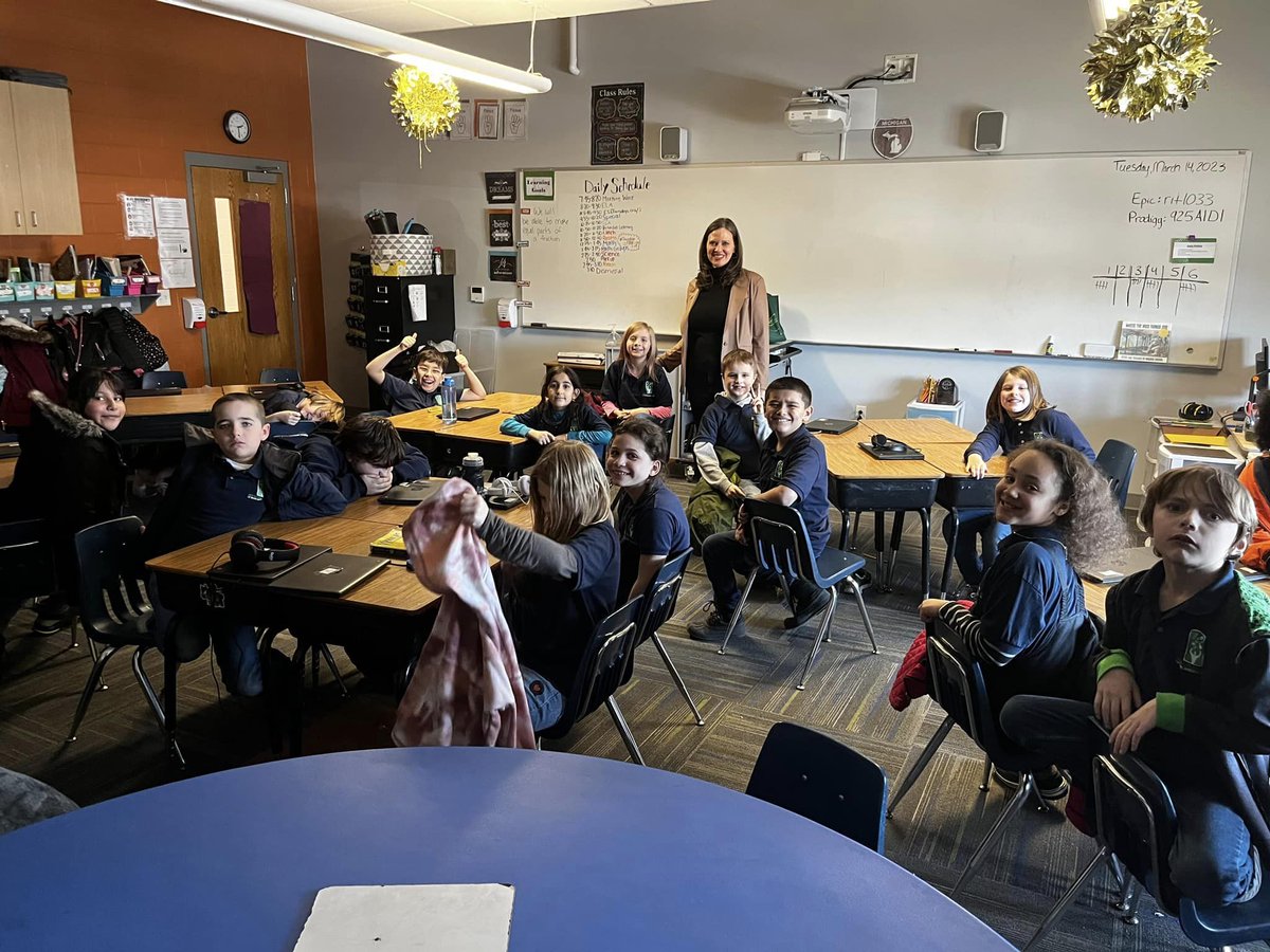 ChoiceSchools's tweet photo. Over the past few weeks many of our schools have hosted their state representatives as guest readers! 
We know these legislators are very busy, and we are grateful that they made the time to talk with students to learn why charter schools are a great option for families! https://t.co/4aOWIBtuwv