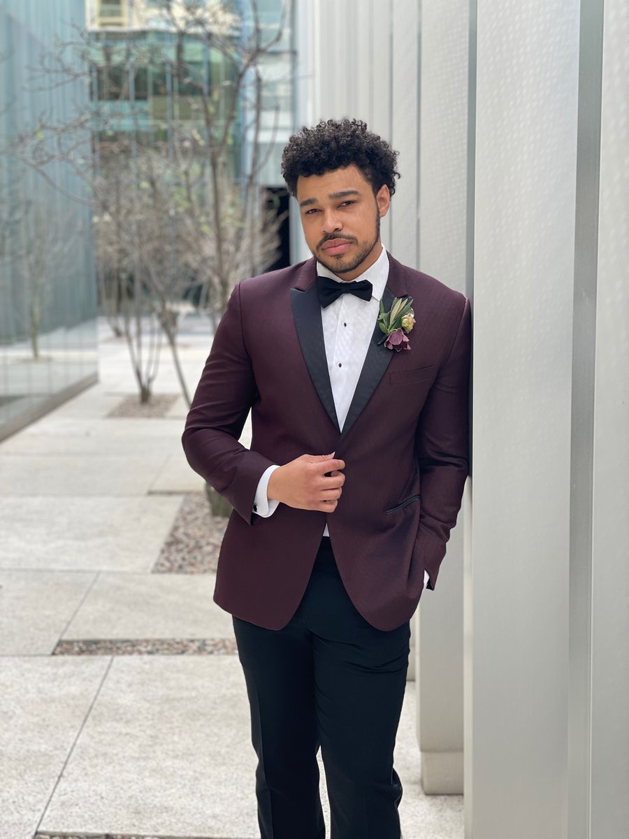 MYModelDump's tweet image. Guardin myself while I’m all on display